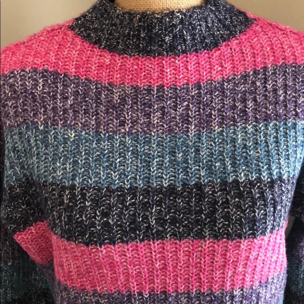 GAP Sweater - Picture 2 of 4